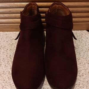 NWOT Echo Brand Burgundy Faux Suede Ankle Boots.  Size 7 1/2